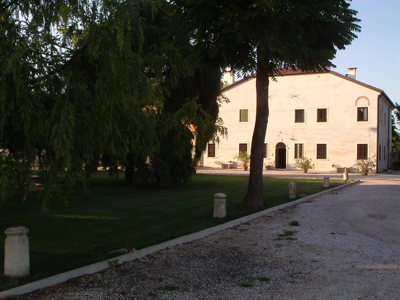 Agriturismo La Sophora Montegaldella ภายนอก รูปภาพ