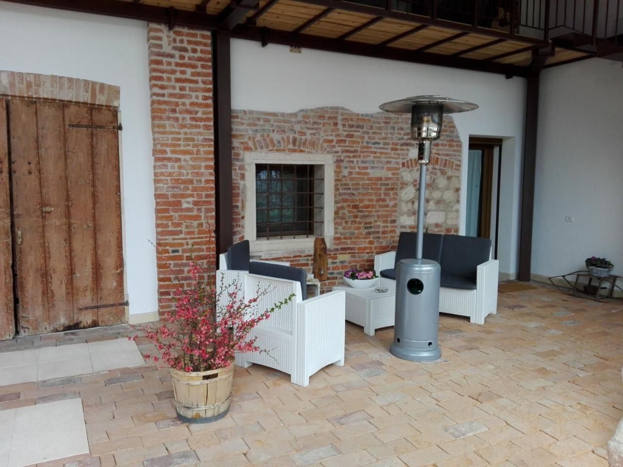 Agriturismo La Sophora Montegaldella ภายนอก รูปภาพ